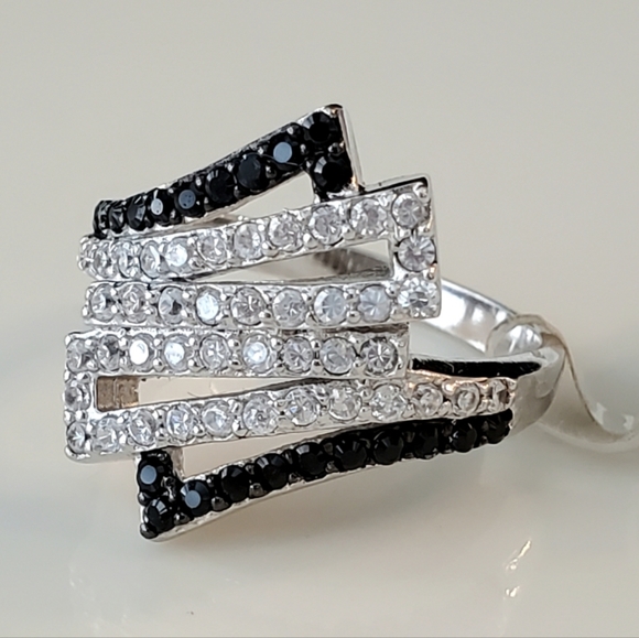 NEW 925 Sterling Silver Ring - Picture 7 of 10